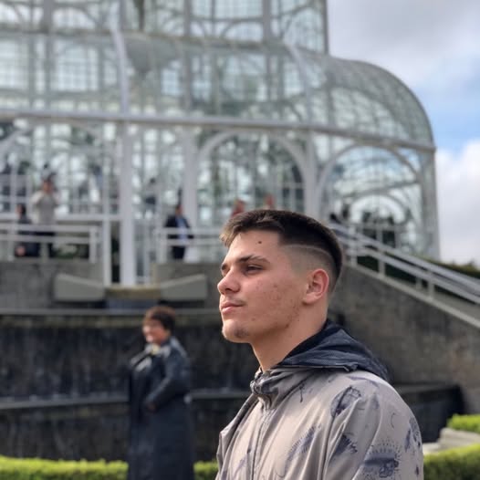 Rondonense de 20 anos que faleceu em acidente de moto é sepultado em Pato Bragado