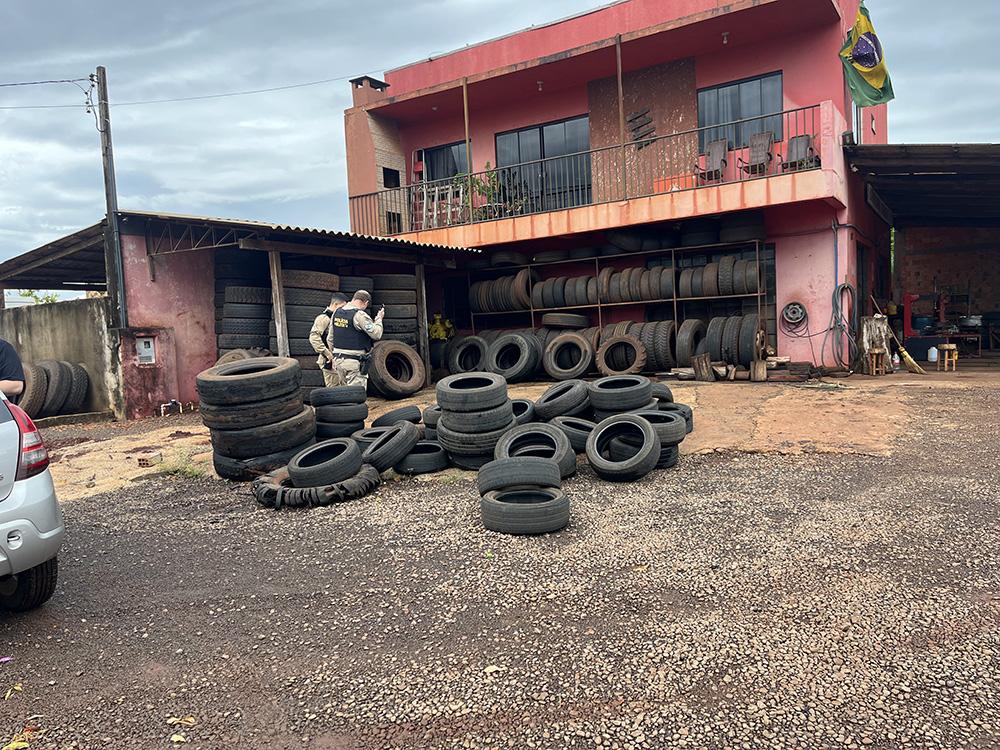 Rapaz leva dois tiros enquanto trabalhava em uma borracharia em Nova Santa Rosa