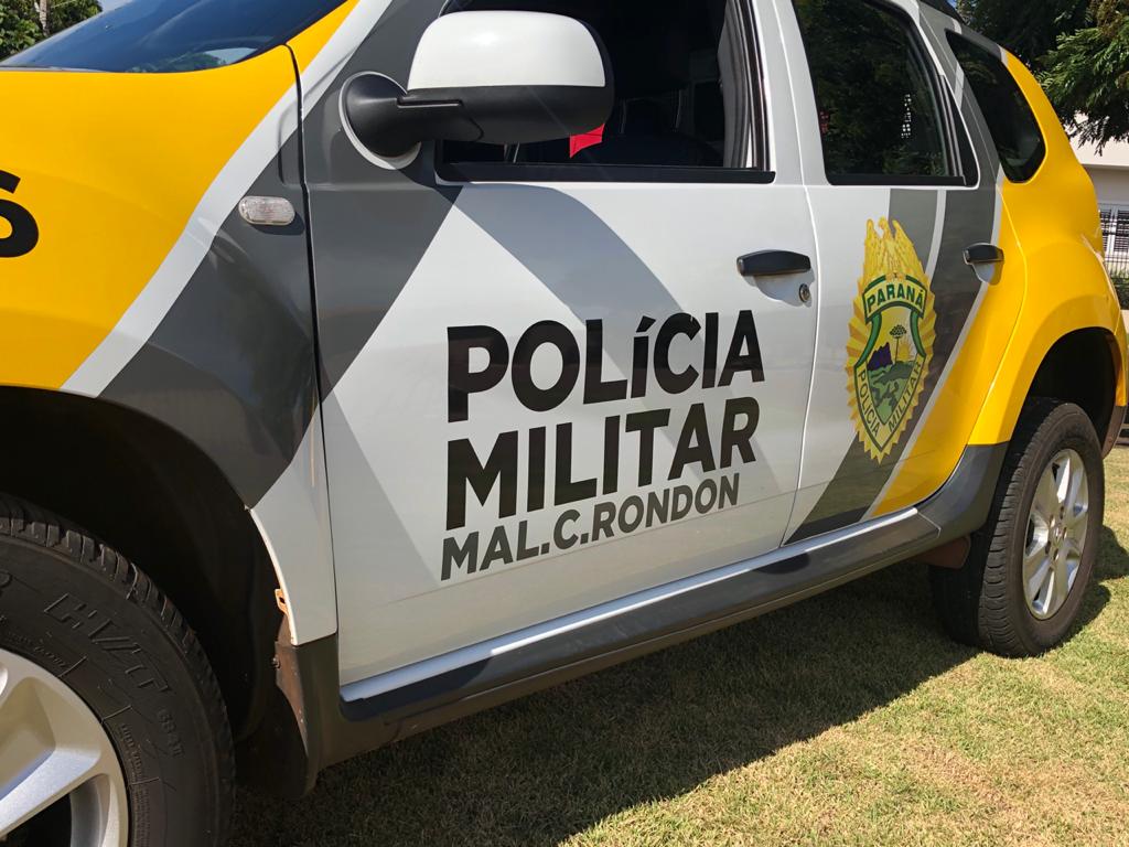 Homem armado com faca é preso por ameaça mulher em via pública