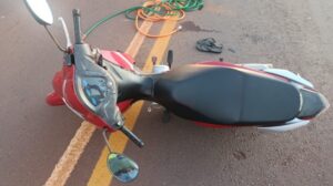 Motociclista de 20 anos fica ferida em colisão após tentativa de ultrapassagem em Toledo