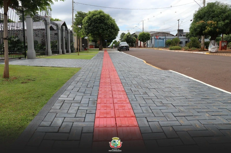 Programa de calçadas transforma o visual urbano de Pato Bragado