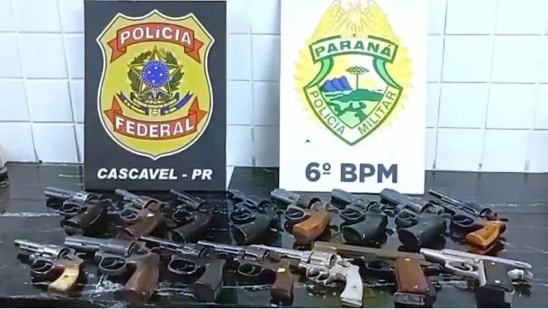 Mulheres são detidas na rodoviária com 15 armas de fogo