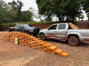 BPFron recupera caminhonete furtada e apreende pouco mais de 1 tonelada de maconha