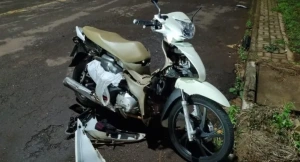 Motociclista resulta gravemente ferida em acidente