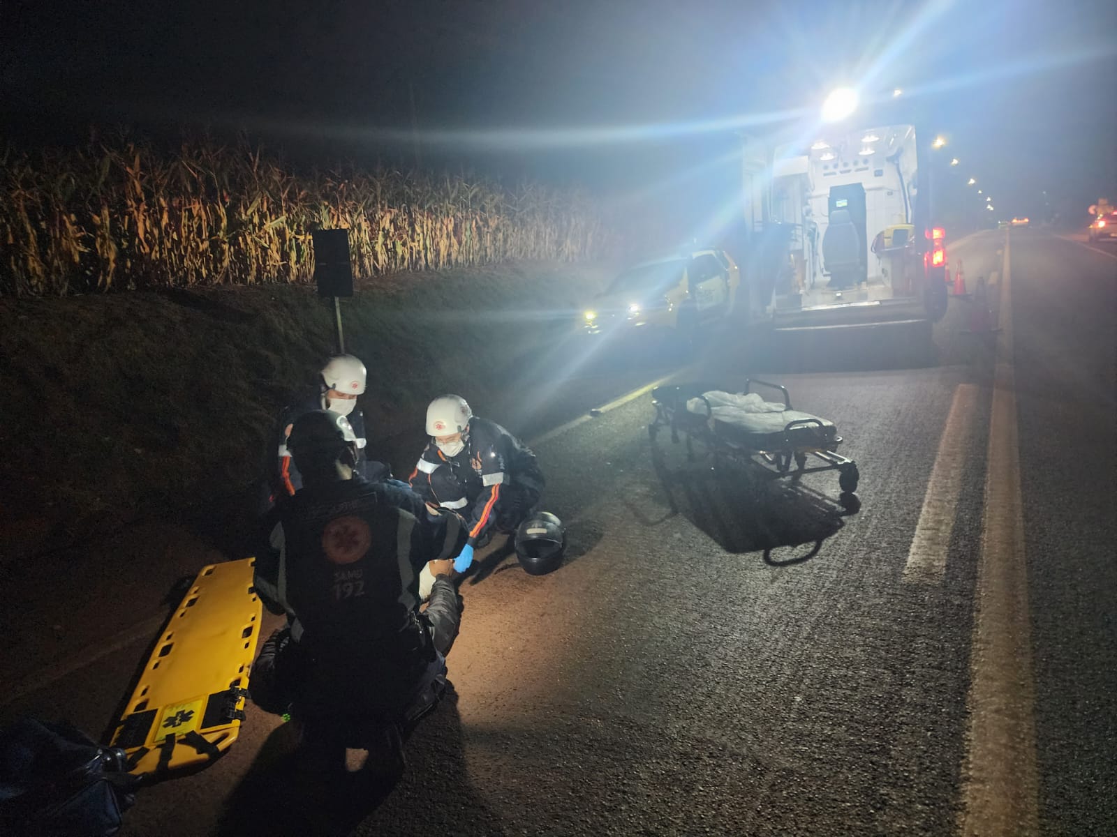 Caminhão tomba na PR-182 entre Maripá e Palotina