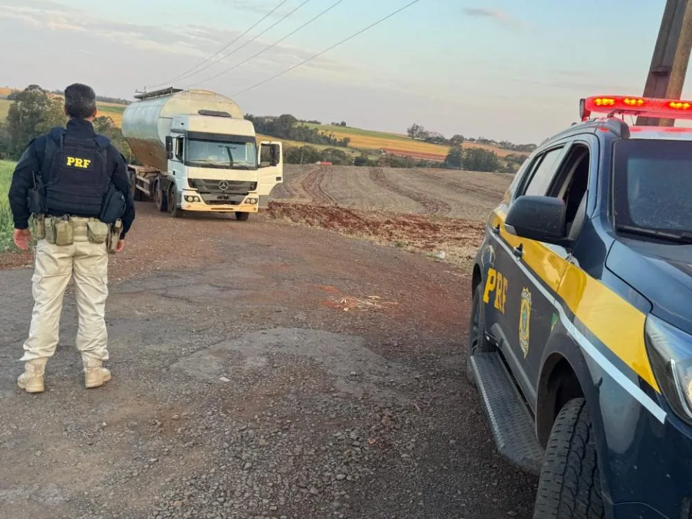 PRF apreende caminhão com 250 mil maços de cigarros em Mal Cândido Rondon