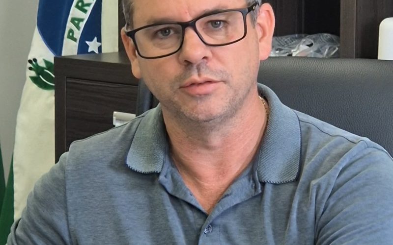 Prefeito de Quatro Pontes assina empenhos do Bolsa Auxílio Educação