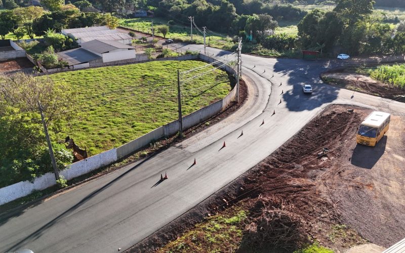 Acesso à Linha Arara recebe asfaltamento