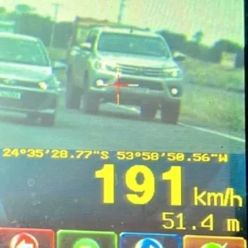 PRF flagra caminhonete a quase 200 km/h na BR 163 em Quatro Pontes