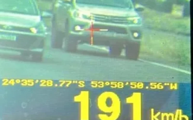 PRF flagra caminhonete a quase 200 km/h na BR 163 em Quatro Pontes