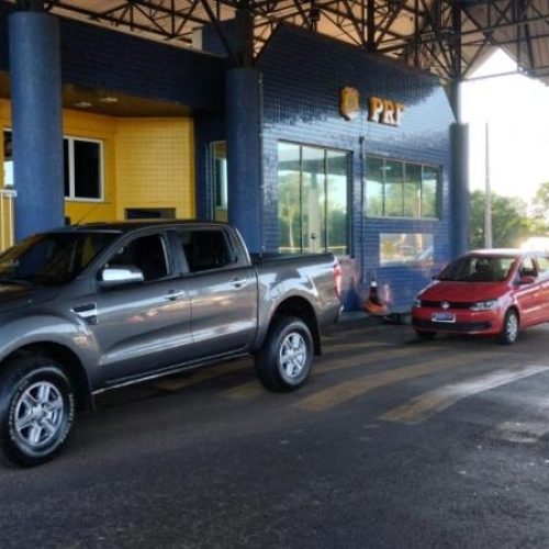 PRF recupera carro e caminhonete em Guaíra e detém homem e dois adolescentes