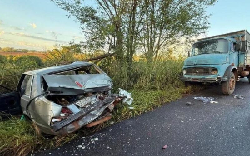 Homem morre e outro fica ferido em grave acidente na PR-317