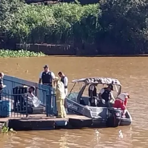 Cadáver é localizado boiando no rio em Guaira