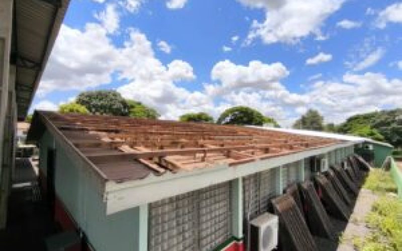 Cobertura da Escola Municipal Waldomiro Liessen está sendo substituída