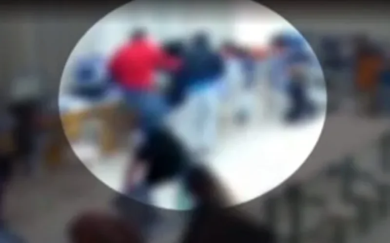 Professor e aluno trocam agressões em sala de aula no Paraná