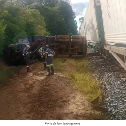 Rondonense morre em acidente envolvendo caminhão e trem