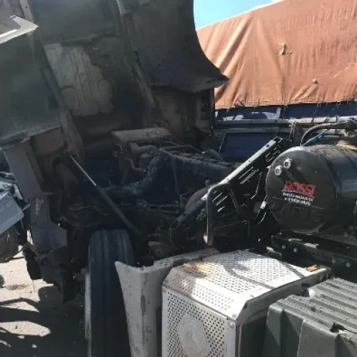 Colisão envolve pelo menos três carretas na BR 163 em Quatro Pontes