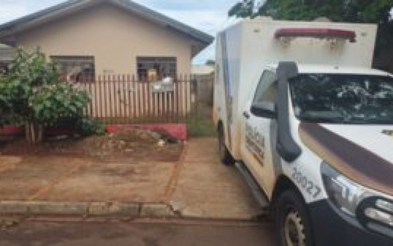 Mãe encontra filha de 21 anos morta em casa no Jd. São Francisco. Polícia suspeita de overdose