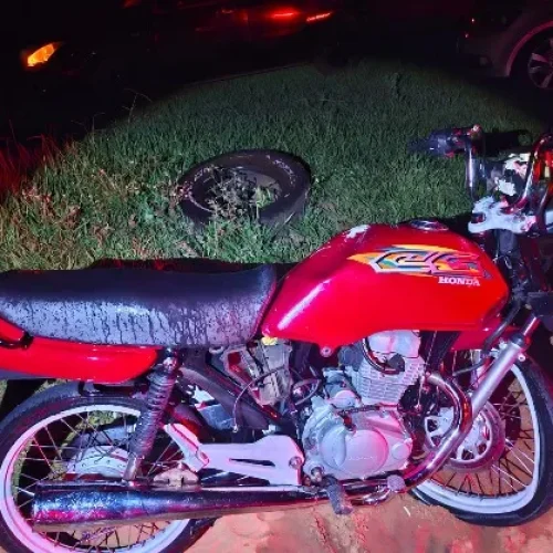 Colisão entre carro e moto faz vitima com ferimentos