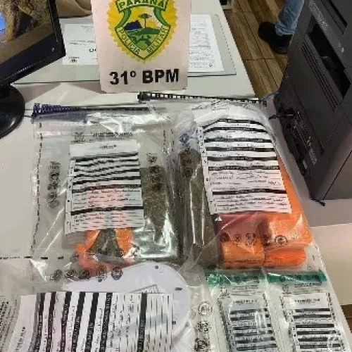 Casal é preso com drogas