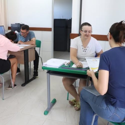 Iniciadas as matrículas para a Escola Municipal Idalina Joanna Vianna Guzzoni no bairro Boa Vista