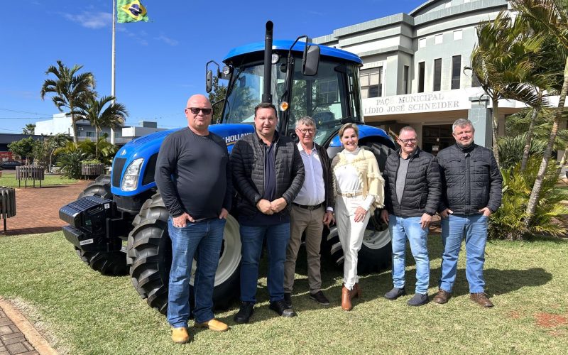 Mercedes reforça frota agrícola com novo trator