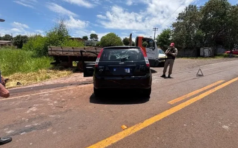 Colisão entre carro e moto faz vitima com ferimentos graves