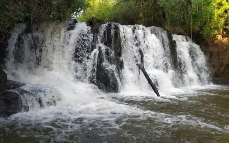 Jovem morre afogado em cachoeira no interior de Toledo