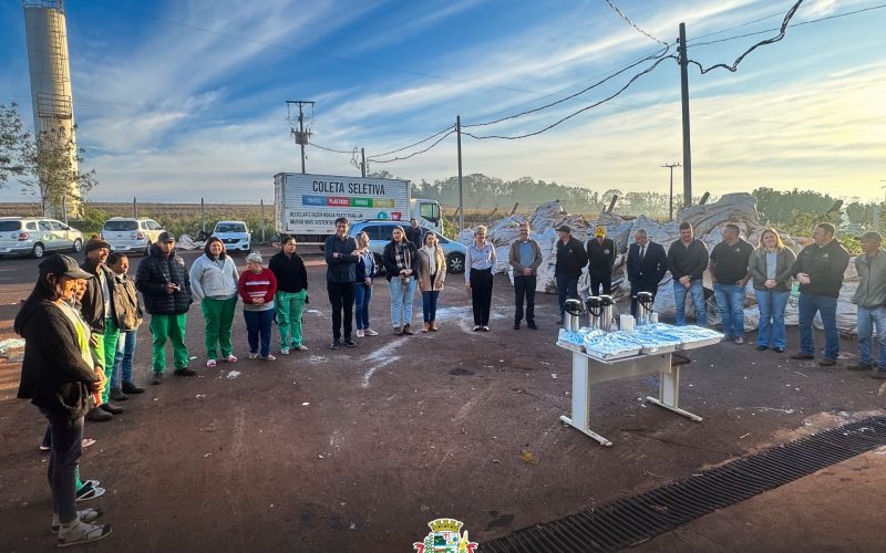 Doação de bens inservíveis à Associação Bragadense de Catadores é oficializada em Pato Bragado