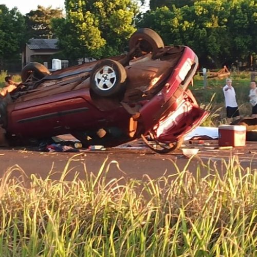 Capotamento em Sede Alvorada mata homem e deixa duas pessoas feridas