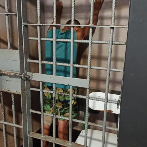 Homem é detido após invadir casa em Toledo, ameaçar familiares e colocar em risco idosa de 84 anos
