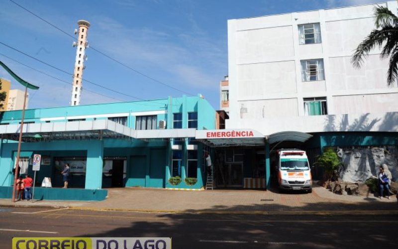 Mulher baleada na cabeça em Santa Helena Velha morre no hospital; suspeito segue foragido
