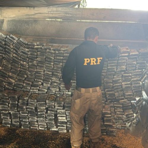PRF apreende mais de 600 kg de cocaína no Paraná e realiza a maior apreensão da droga no país em 2025