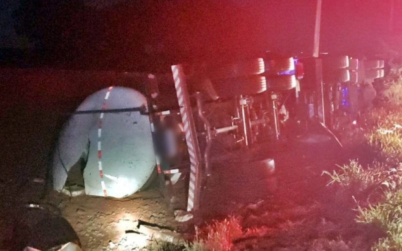 Motorista de Marechal Rondon morre em acidente com carreta na BR-163; criança fica gravemente ferida