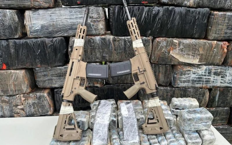 Drogas, armas e munições apreendidos no interior de Mercedes